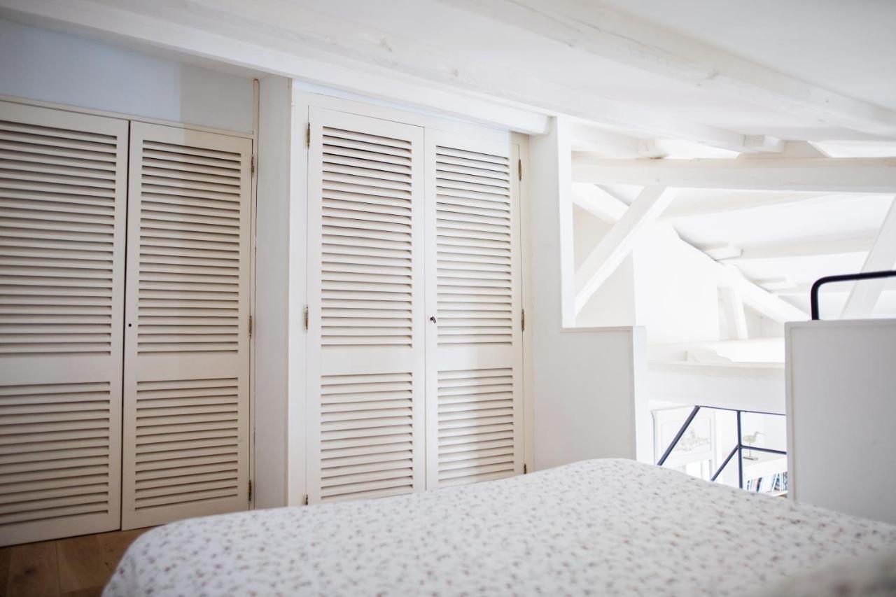 דירות Saint-Martin-de-Ré XVIII Century Gem With Magnificent Views Of The Harbour With A Private Garage מראה חיצוני תמונה